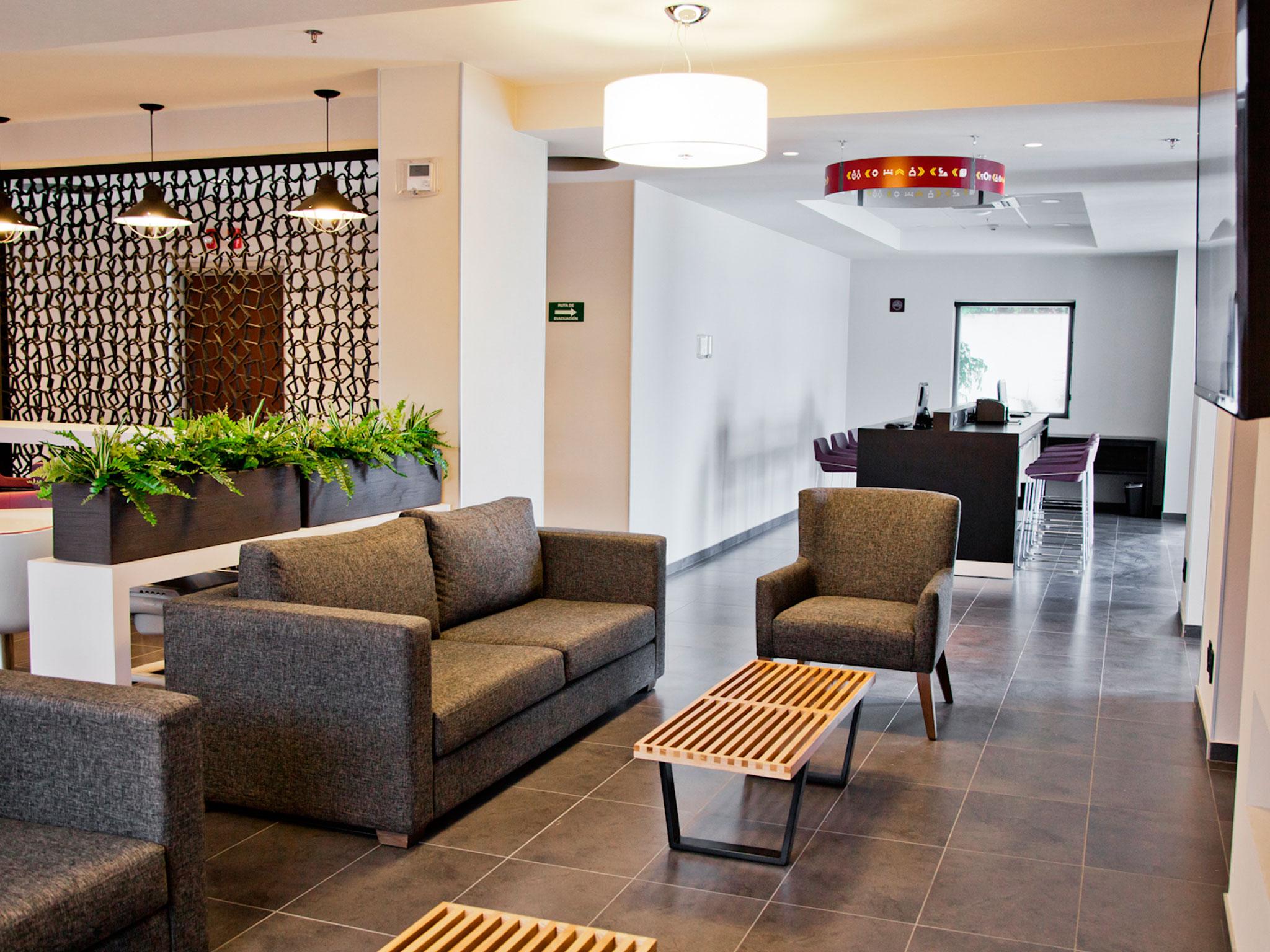 City Express Suites By Marriott Tijuana Rio Eksteriør billede